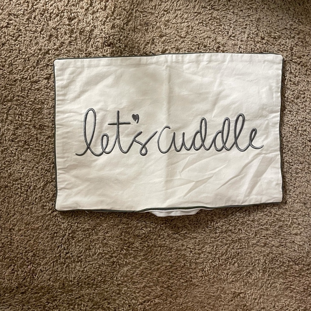 Pillow case without stuffing